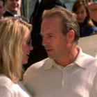 El actor Kevin Costner junto a su mujer, Christine Baumgart.
