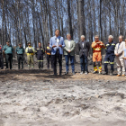 Pedro Sánchez ayer, durante su visita este lunes a las zonas afectadas por el incendio forestal de Bejís (Castellón). DOMENECH CASTELLÓ