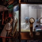 Pruebas de coronavirus en Shanghai, ayer. ALEX PLAVEVSKI