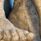 Los pies con grietas del Hércules Farnese de la Academia de Bellas Artes de San Fernando.
