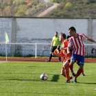 Un Bembibre plagado de ausencias cayó ante el Villaralbo. ANA F. BARREDO