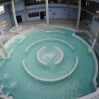 Impresionante imagen de la pileta central del balneario urbano de Santa María del Páramo.