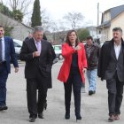 Reyero, Valcarce, Marcos y Calvo, ayer a la entrada de la sede de los consejos en Carracedelo. BARREDO