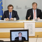 Los consejeros de Presidencia y Fomento y Medio Ambiente, ayer, en la rueda de prensa.