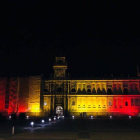 San Marcos, iluminado desde ayer con los colores de la bandera española.