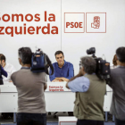 Sánchez, al inicio de la reunión de la nueva Ejecutiva Federal del partido. EMILIO NARANJO
