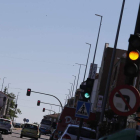 La avenida de Astorga ha renovado ya todas sus farolas. RAMIRO