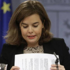 La vicepresidenta del Gobierno, Soraya Sáenz de Santamaría, en rueda de prensa tras un Consejo de Ministros.
