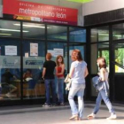 Oficina del Transporte Metropolitano de León, situada en la estación de autobuses .