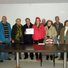 Tascón y Vicente, en el centro, con miembros de las asociaciones.