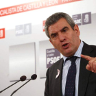 Un momento de la intervención de Julio Villarrubia tras la permanente de la ejecutiva.