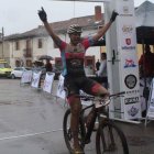 Didier González se llevó la victoria en la prueba inaugural de la Copa Diputación de BTT que tuvo como escenario Gradefes. DL
