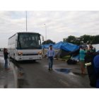 Varios autobuses trasladarán a los refugiados desde el campamento de Eko, en Grecia, hacia los centros organizados.