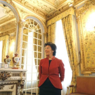 La ministra de Educación en funciones, Isabel Celaá, en el Palacio Chávarri, sede de la Subdelegación del Gobierno en Bilbao.