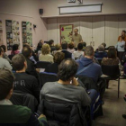 Asamblea en la sede de la AICEC-ADICAE sobre las clausulas suelo.