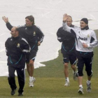 Entrenamiento del Real Madrid con la nieve muy cerca del grupo