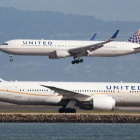 Un Boeing 787 y un Boeing 767 de United Airlines en el aeropuerto internacional de San Francisco (California), en una imagen de archivo, en el 2015.