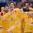 El ex ademarista Viran Morros celebra el triunfo final de España ante Croacia que abre con un bronce la etapa de Manolo Cadenas al frente de la Selección.
