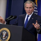 Bush atendió a los periodistas durante una rueda de prensa ayer