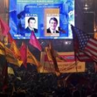 Banderas naranjas y de EE.UU. entre los partidarios de Yúschenko
