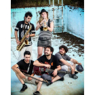 Los integrantes de la festiva banda leonesa La Jari. DL