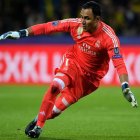 Keylor evitó la victoria del Tottenham sobre el Madrid. STEINBACH
