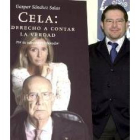 El que fue secretario de Cela, Gaspar Sánchez Salas, con su libro