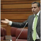 Joaquín Otero, en un momento de la intervención en el Pleno de las Cortes
