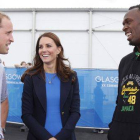 Usain Bolt, con los príncipes Guillermo y Catalina, en un acto en Glasgow.