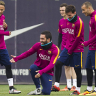 Arda Turan, Leo Messi y el brasileño Neymar durante el entrenamiento del FC Barcelona.