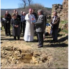 Colocación de la primera piedra del edificio en una imagen de archivo