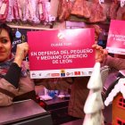 El Mercado del Conde acogió el arranque de la campaña del comercio