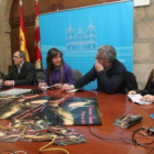 La edil de Cultura y miembros de las cofradías, ayer.
