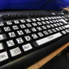 Teclados adaptados para su uso por discapacitados.