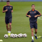 Ronaldo y Bale, en el entrenamiento de este lunes.
