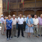El subdelegado del Gobierno con la directiva de los Jubilados de Garrafe de Torío   PLANILLO