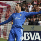 Cristiano Ronaldo celebra uno de los goles marcados frente al Almería.