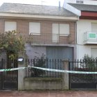 Al interior de la casa del fallecido sólo pueden entrar de momento los investigadores.