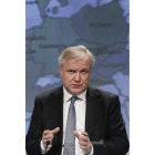 Olli Rehn, ayer, en una rueda de prensa en Bruselas.