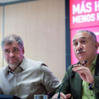 Los secretarios generales de CCOO y UGT, Unai Sordo (i) y Pepe Álvarez (d), en rueda de prensa.