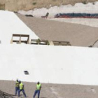 Trabajos de construcción en la pista de esqui de Villavieja del Cerro, en Tordesillas, en una imagen
