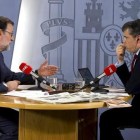 El presidente del Gobierno en funciones, Mariano Rajoy, durante la entrevista que ha concedido este lunes a RNE.