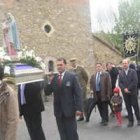 La procesión se inició al terminar la misa y discurrió hasta la ermita de la Vera Cruz.