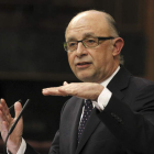 El ministro de Hacienda, Cristóbal Montoro, durante su intervención en el Congreso.