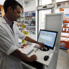 Las farmacias de la provincia han dispensado más de tres millones de recetas electrónicas en seis meses. MARCIANO PÉREZ