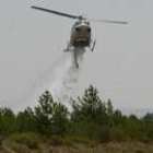 Los helicópteros son una de las herramientas básicas contra el fuego