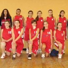 Formación del Colegio Leonés cadete femenino.