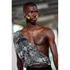 El diseño tipo institutriz de Chanel y la moda racial de Maticevski. IAN LANGSDON Y AROLINE BLUMEG