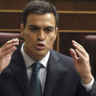 El secretario general del PSOE, Pedro Sánchez, durante su intervención hoy en la sesión de control al Gobierno.