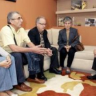 Zapatero, durante el encuentro que mantuvo con los padres del matrimonio valenciano.
